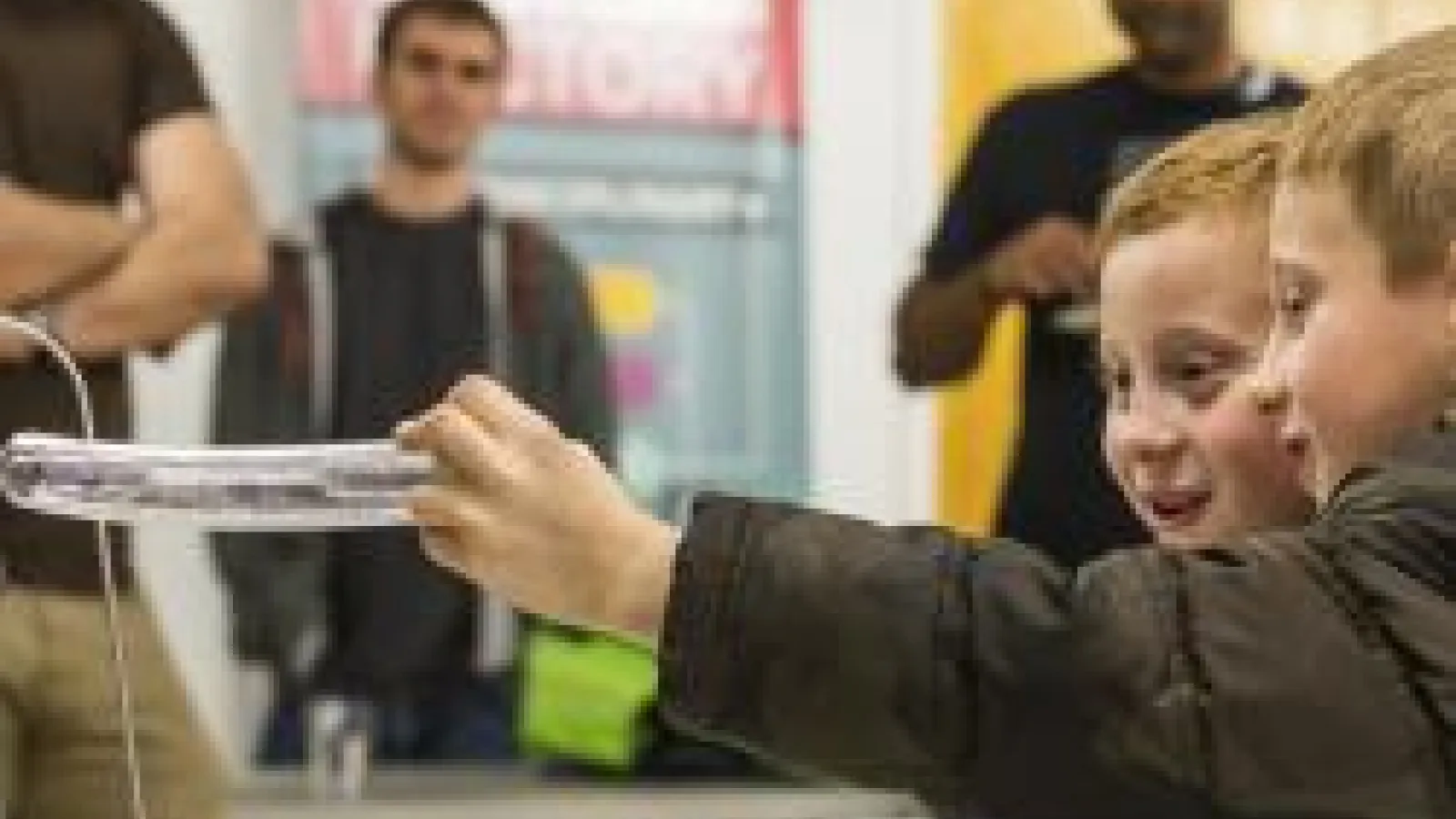 kids learning about science at The STEAM factory